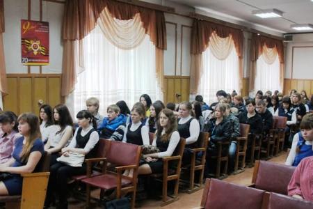 Первый секретарь Курганского обкома КПРФ В.А.Кислицын встретился со студентами техникума сервиса и технологий