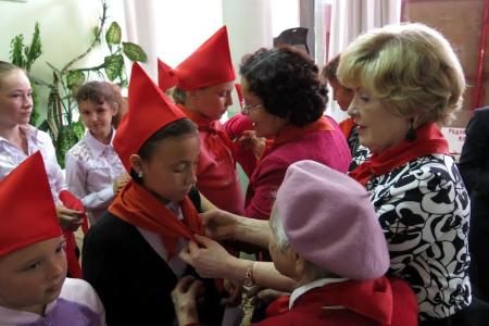 В Чувашии повязали красные галстуки юным пионерам