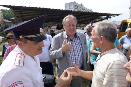 Сочи: Бетоновозы, встреча депутата Обухова с избирателями и битвы вокруг скандальной точечной застройки