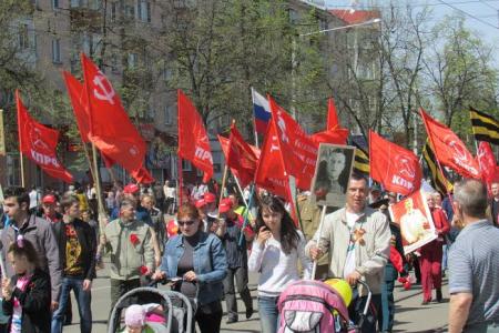 Кузбасс встретил день Победы под красными флагами и знаменем Сталина!