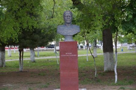 В городе Белореченске Краснодарского края установлены памятники И.В.Сталину, Г.К.Жукову, А.И.Покрышкину и В.Ф.Маргелову