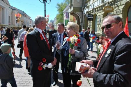 Нижегородские коммунисты возложили цветы к Вечному Огню
