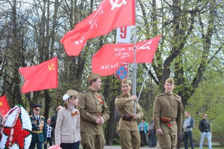 Новгородские коммунисты приняли участие в праздновании 70-летия Великой Победы