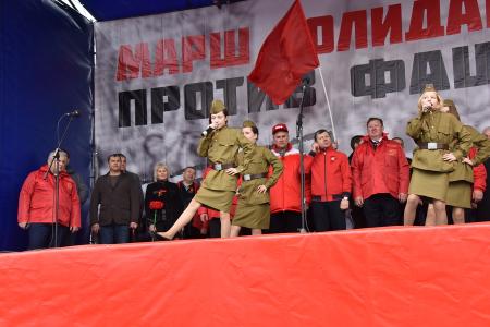 Власть и собственность – трудовому народу!