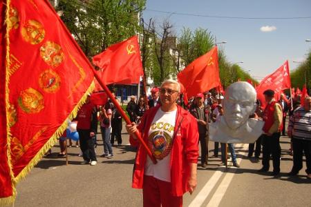 Первого мая коммунисты Кабардино-Балкарии провели демонстрацию и маевку