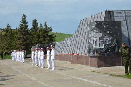 Автопробег Ростовских коммунистов на Саур-могилу в честь 70-летия Победы