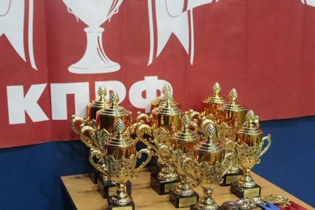 Спортклуб КПРФ провел финал «Детской Лиги» по бадминтону