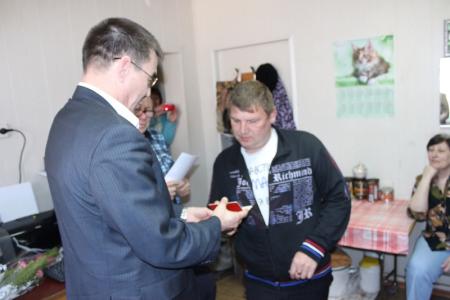 Лидер коммунистов Магадана Александр Шишкин встретился с избирателями поселка Хасын