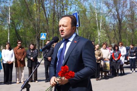 Пенза. Депутат Госдумы Владимир Симагин принял участие в открытии мемориальной доски учителям-фронтовикам