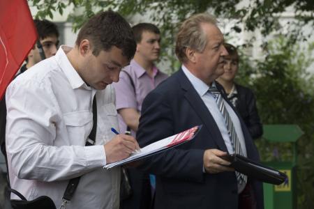 Новые встречи – старые проблемы. Депутат Госдумы С.П.Обухов продолжает встречи с жителями по проблемам ЖКХ во дворах Краснодара
