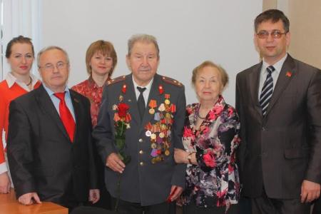 Ярославская область. Фронтовики – коммунисты получают памятные медали ЦК КПРФ и подарки обкома