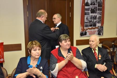 Г.А. Зюганов наградил памятными медалями ЦК КПРФ «70 лет Победы» участников Общероссийского Штаба протестных действий