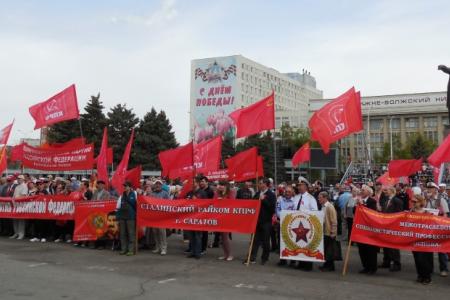 В Саратовской области прошли митинги, торжественные собрания и праздничные шествия, посвященные Дню международной солидарности трудящихся