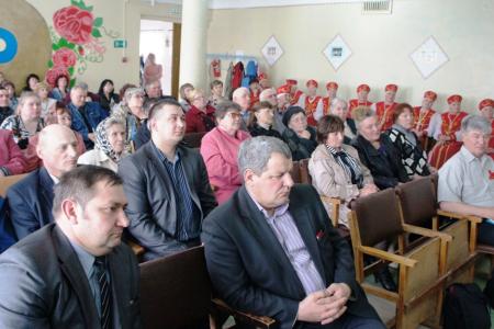 Курганская область. Зауральские коммунисты помогли издать поэтический сборник к 70-летию Великой Победы