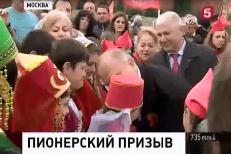 Г.А. Зюганов в репортаже о Дне пионерии на Пятом канале: Каждый из нас мечтает, чтобы дети, внуки, прошли такую школу