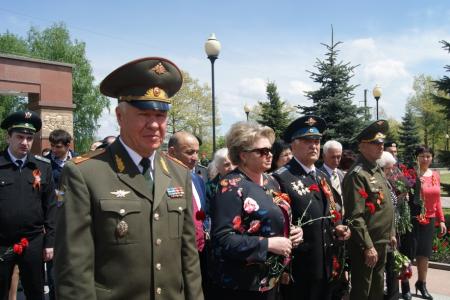 Не позволим переписать страницы великой истории! Коммунисты Северной Осетии приняли участие в торжественном возложении на Мемориале Славы во Владикавказе
