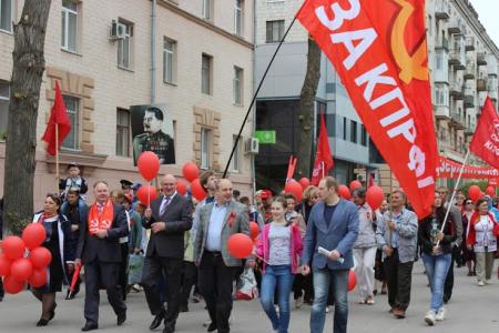 Сталинградские коммунисты отметили Первомай митингом-концертом и шествием