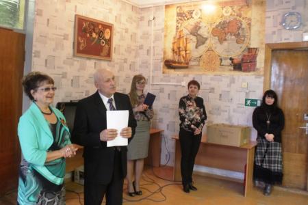 Саратовская область. Депутат-коммунист Ольга Алимова поздравила юных победителей конкурса «Детство, опаленное войной»
