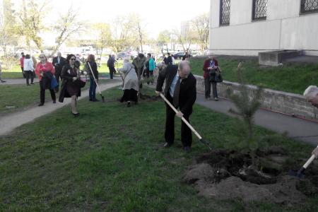 В московском районе Выхино-Жулебино по инициативе коммунистов появилась своя «Аллея Победы»