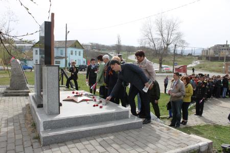Приморский край. А.В. Корниенко напутствовал участников автопробега, посвященного 70-летию Победы