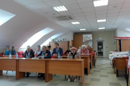 В помещении Ставропольского крайкома КПРФ остоялась встреча вереранов Великой Отечественной Войны с детьми города Ставрополя