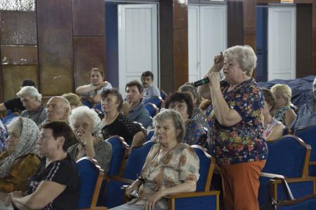 «Столичные» станичники. Встреча депутата С.П. Обухова с жителями станицы Елизаветинской Краснодара выявила пласт проблем, упорно не решаемых властями