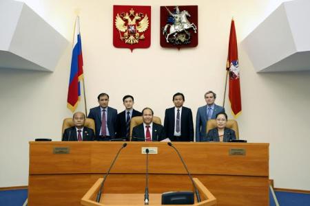 Депутаты фракции КПРФ в Мосгордуме встретились с делегацией национального собрания Лаоса
