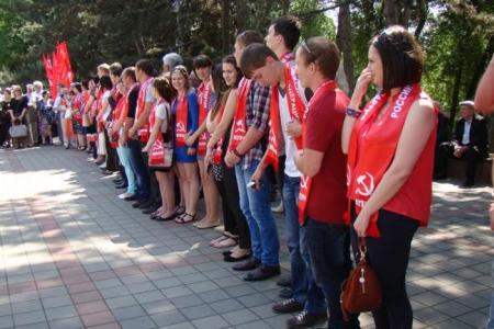 В Пятигорске с участием делегации ЦК КПРФ прошло торжественное вручение партбилетов ставропольским коммунистам