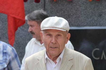 Коммунисты Крыма и Симферополя отметили 70-летие Парада Победы