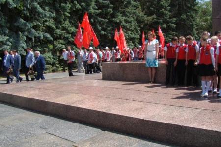 В Пятигорске с участием делегации ЦК КПРФ прошло торжественное вручение партбилетов ставропольским коммунистам