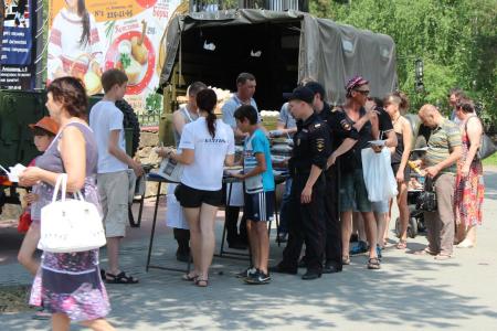 В День памяти и скорби челябинские коммунисты и комсомольцы провели концерт