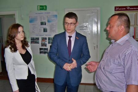 Татарстан. Депутат-коммунист А.В. Прокофьев приехал с подарками в детский приют