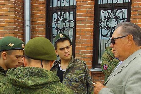 Барнаул. Депутаты-коммунисты приняли участие в чествовании земляков-интернационалистов и организации телемоста «Барнаул-Новороссия»