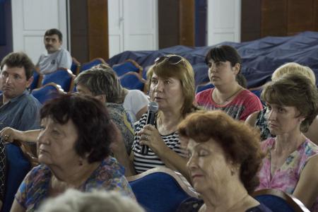 «Столичные» станичники. Встреча депутата С.П. Обухова с жителями станицы Елизаветинской Краснодара выявила пласт проблем, упорно не решаемых властями