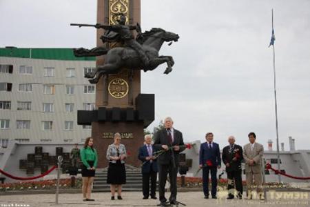 Коммунисты Якутии приняли участие в траурном митинге и церемонии возложения цветов