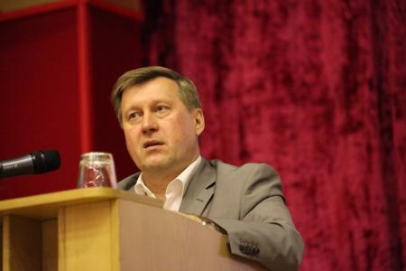 Мэр-коммунист Анатолий Локоть: "За моей спиной — великая партия КПРФ. Это придает мне силы!"