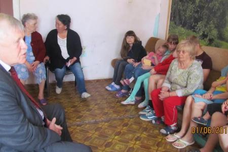 Якутск. Всероссийская акция «КПРФ — детям»
