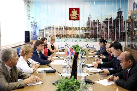 Депутаты фракции КПРФ в Мосгордуме встретились с делегацией национального собрания Лаоса