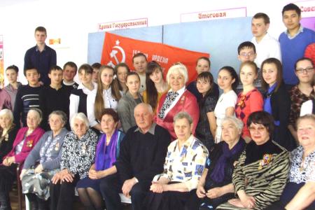 Якутские коммунисты организуют встречи ветеранов с учащимися школ