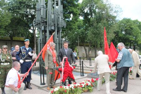 Псковские коммунисты приняли участие в массовых мероприятиях в День памяти и скорби