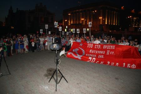 Новосибирская область. «День Правды-2015» завершился акцией «Свеча памяти» и огненным шоу