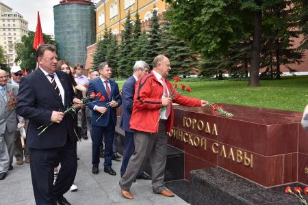 Поклон памяти павших