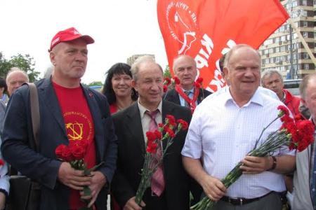 В День русского языка Г.А. Зюганов возложил цветы к памятнику А.С. Пушкину в Москве