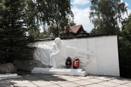 Калужские коммунисты в День памяти провели автопробег