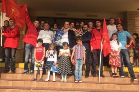 Коммунисты Дагестана в День защиты детей провели благотворительную акцию 