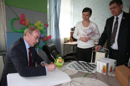 Судьба обездоленных детей в центре внимания депутата-коммуниста Вячеслава Тетёкина