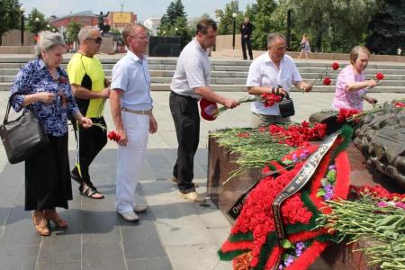 Коммунисты Челябинска почтили память погибших в годы Великой Отечественной войны