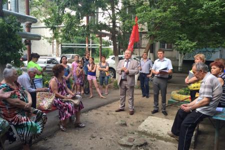 Краснодар. С.П. Обухов провел очередные дворовые встречи с жителями города