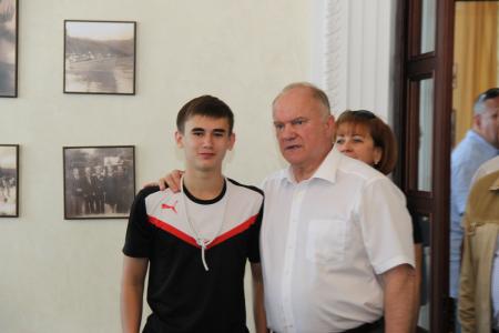 Г.А. Зюганов посетил «Артек» и встретился с руководством Крыма