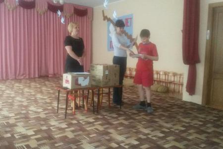 "Лучшее - детям!". Мероприятия алтайских коммунистов и комсомольцев в День защиты детей